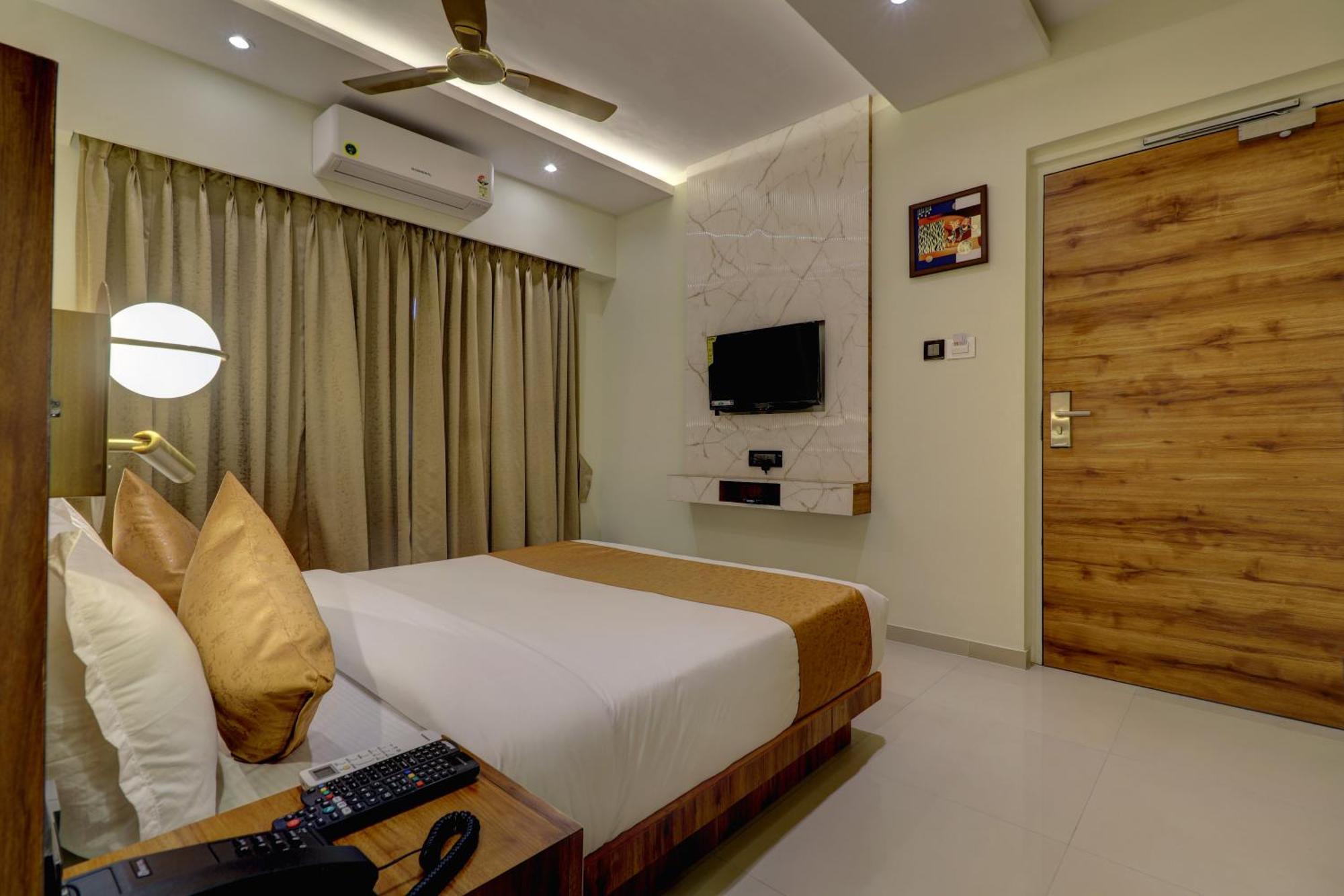 Home2 Suites And Service Apartments, Mumbai Airport Kültér fotó
