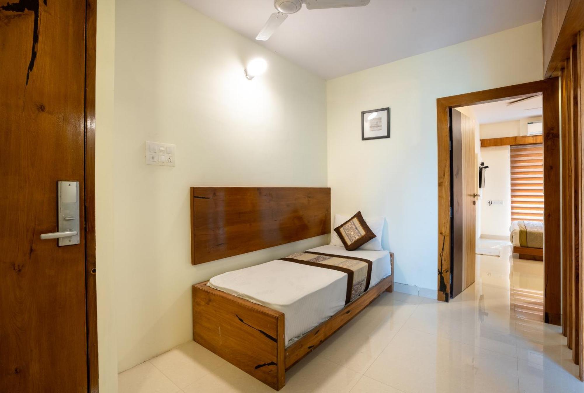 Home2 Suites And Service Apartments, Mumbai Airport Szoba fotó